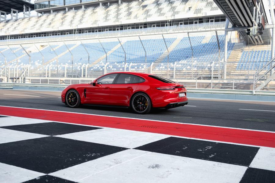  Porsche Panamera GTS (971) 2018 года  (WW) (фото 5 из 42)